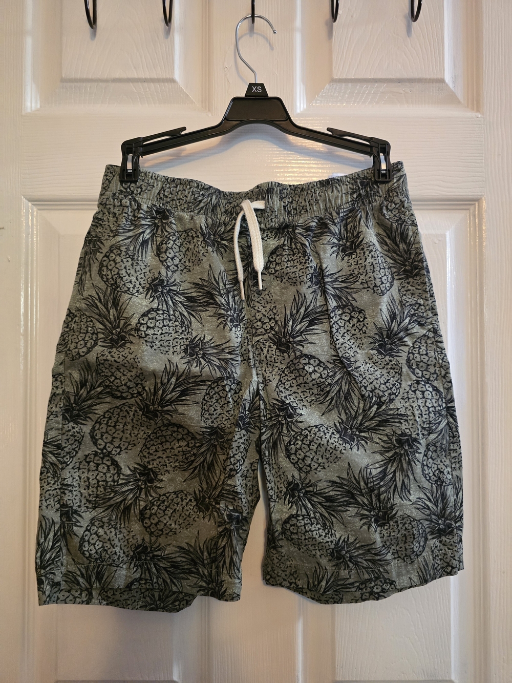 Boy's Old Navy Olive Green Pineapple Print Shorts